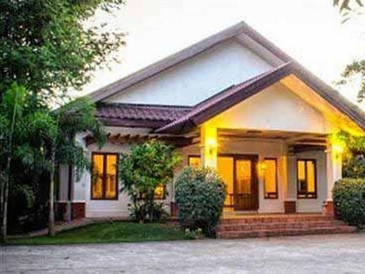 Farmhouse Hotel and Cafe Farmhouse Hotel and Cafe