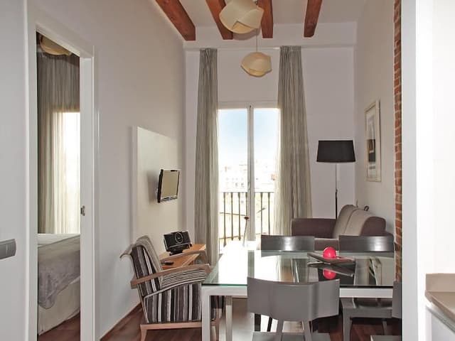 APARTMENT CAPACITY 2 ONE BEDROOM
