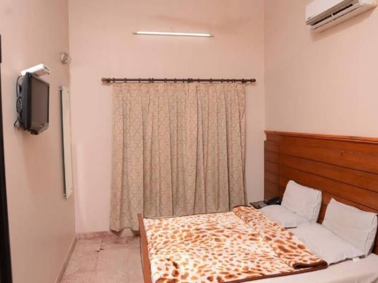 Palette - Dayal Lodge - A Boutique Hotel1