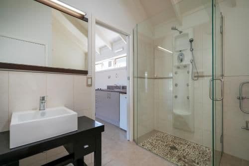 Queen Suite with Spa Bath