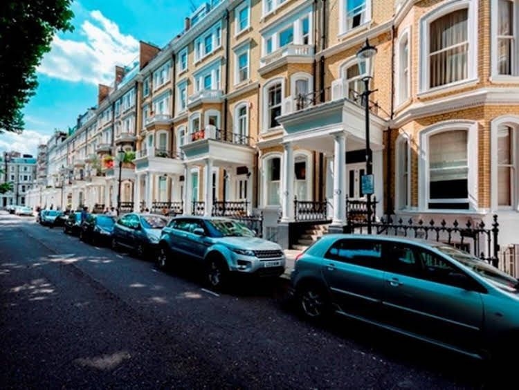 Veeve - Four Bedroom Apartment - Kensington3
