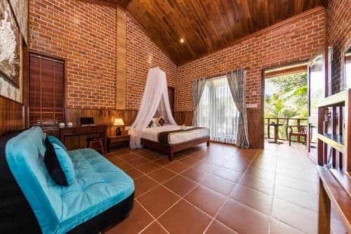 Bungalow Pool View King Bed