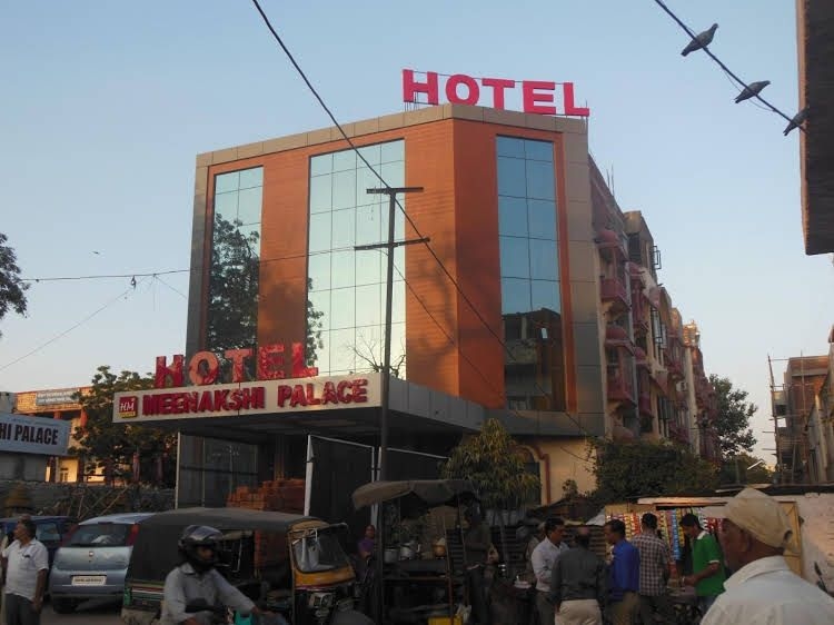 Hotel Meenakshi Palace0