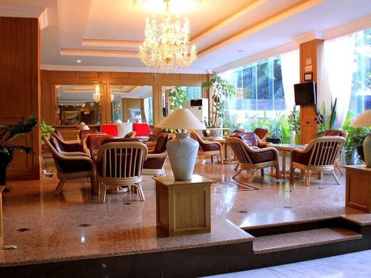 จอห์น ปาร์เดเด อินเตอร์เนชั่นแนล โฮเต็ล (Johns Pardede International Hotel)0