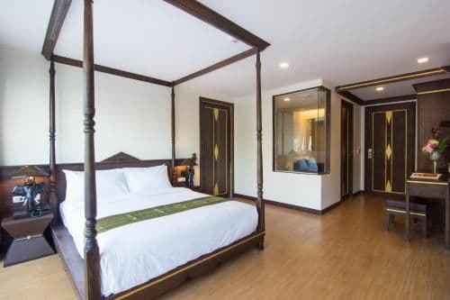 Luxury Suite with Pool Access