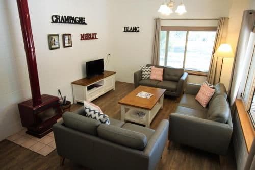 Four-Bedroom Cottage - Kookaburra