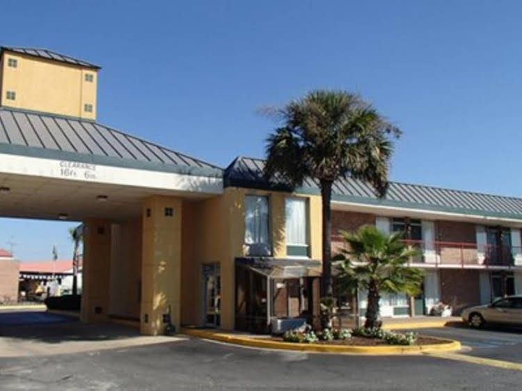 Suburban Extended Stay Hotel North Charleston0