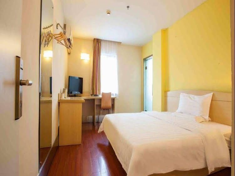 7 Days Inn Chongqing Shangqingsi Center Branch4