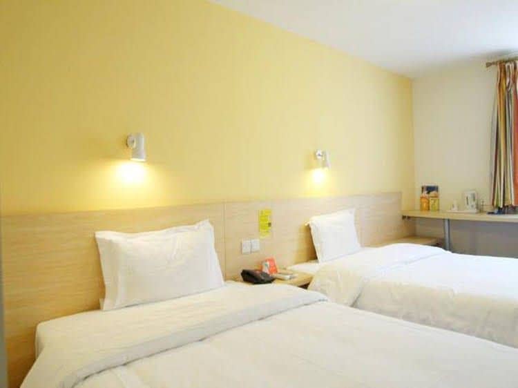 7 Days Inn Shanghai Xujiahui Yishan Road Subway Station Branch 7 Days Inn Shanghai Xujiahui Yishan Road Subway Station Branch