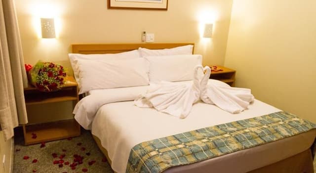 DOUBLE EXECUTIVE QUEEN BED