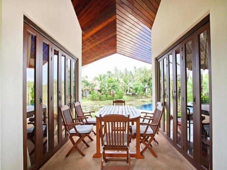 Villa Surin Beach1