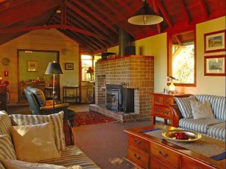 Broomelea Bed and Breakfast0