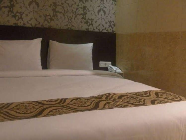 Harmoni Inn Hotel Makassar3