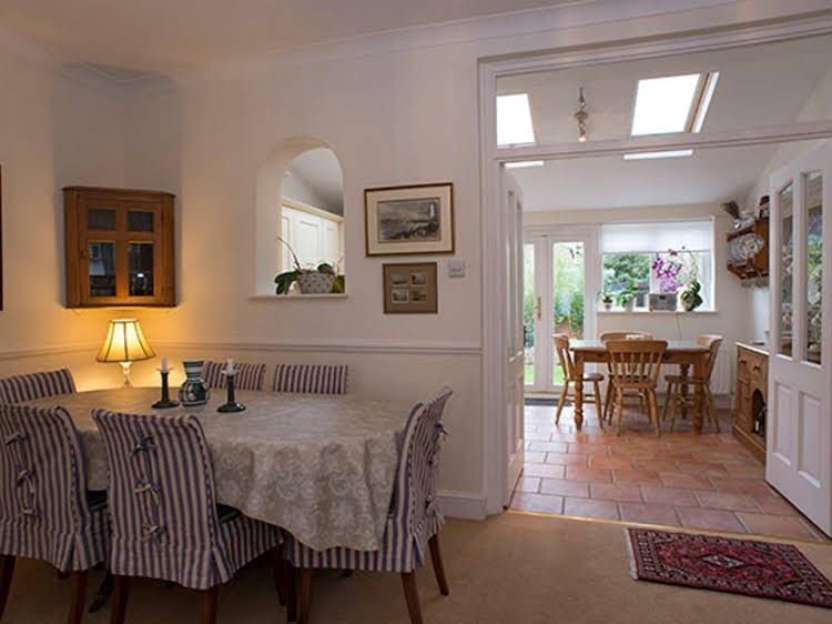 Veeve House Ashlone Road Putney1