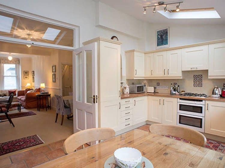 Veeve House Ashlone Road Putney Veeve House Ashlone Road Putney