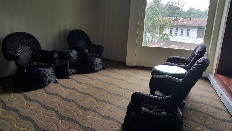 Sky Man Hotel0