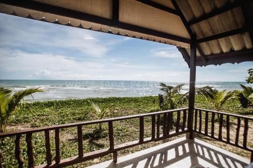 Superior Beach View Family Room