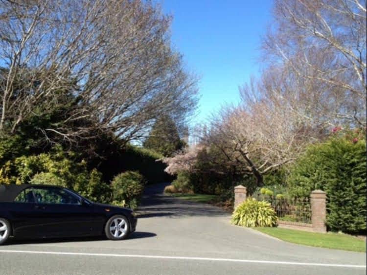 Rhododendron Garden Hotel Rhododendron Garden Hotel