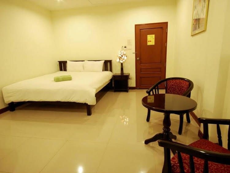 Country Place Hua Hin Hotel0