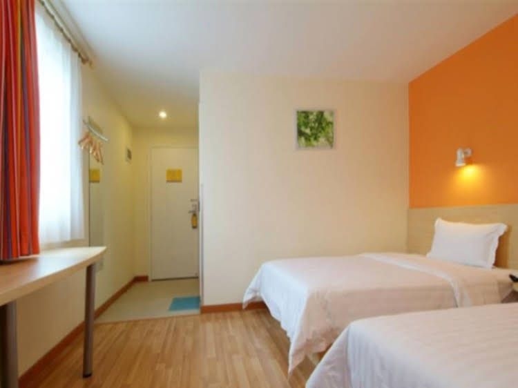 7 Days Inn Guangzhou Panyu Shiqiao Dabei Road Metro Station Branch2