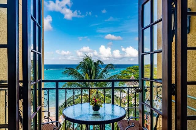 SUITE OCEAN VIEW ONE BEDROOM