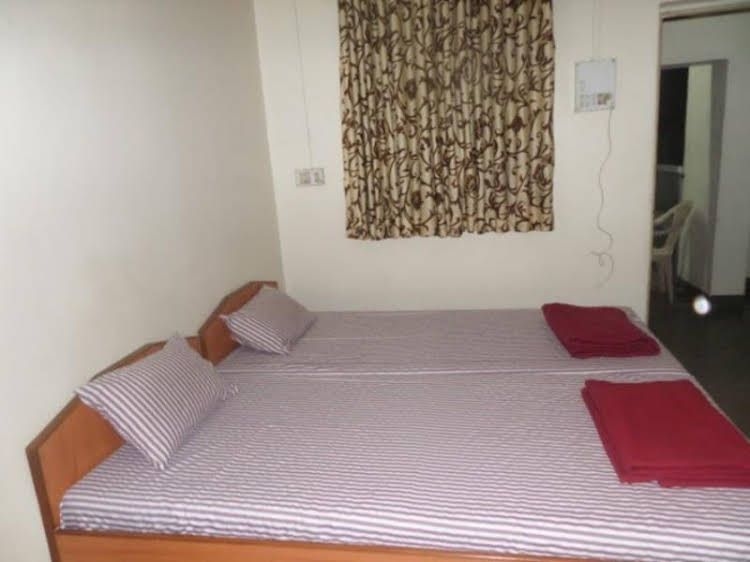 Hotel Gurukrupa1