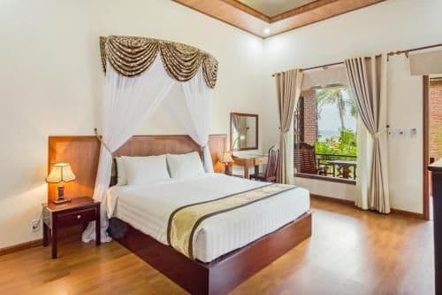 Deluxe Plus King Room