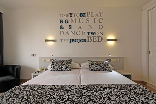 JUNIOR SUITE STANDARD
