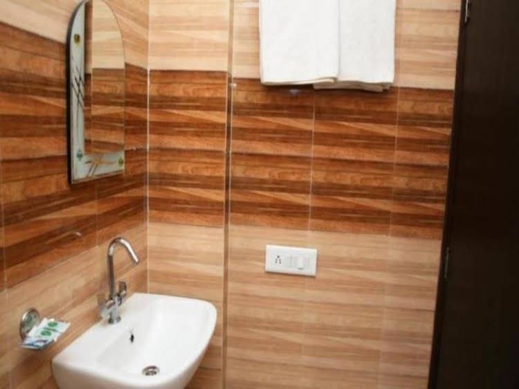 Airport Hotel Marina1
