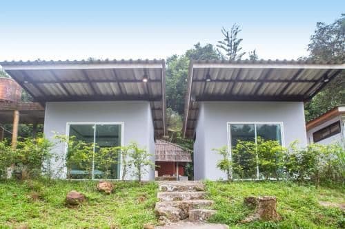 Bungalow with Garden View