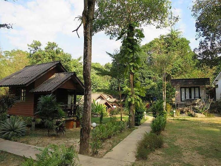 เวฟ-เอฟ โฮมสเตย์ (Wave-F Homestay)1