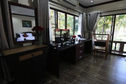 Bungalow with Garden View