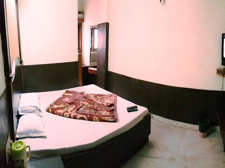 โฮเต็ลเปรมดีลักซ์ (Hotel Prem Deluxe)3