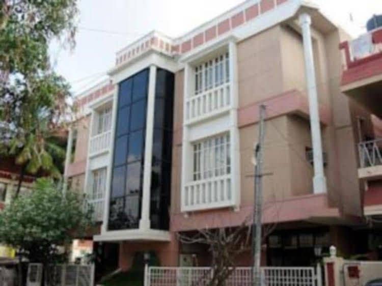 Compact Stately Home Compact Stately Home