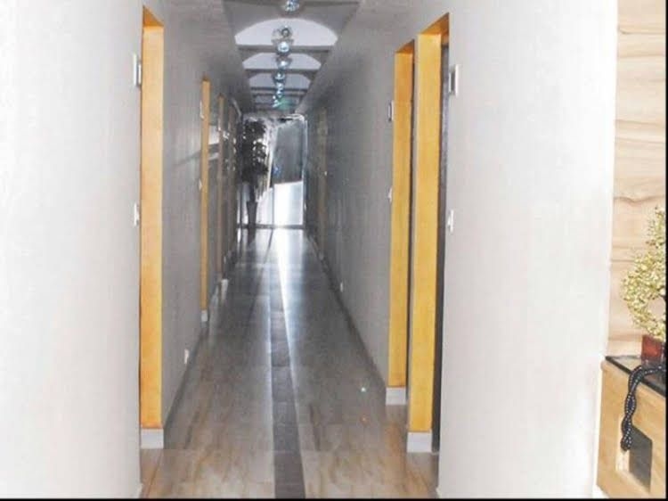 Mukund Hotel1