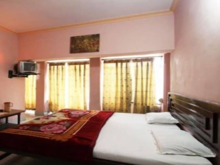 โฮเต็ล พาราไดซ์ เกสต์เฮาส์ (Hotel Paradise Guest House)1
