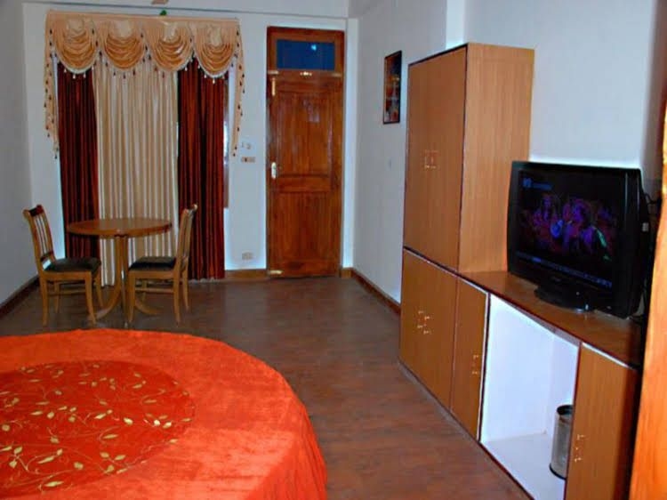 Apple Royale Bhuntar Hotel0