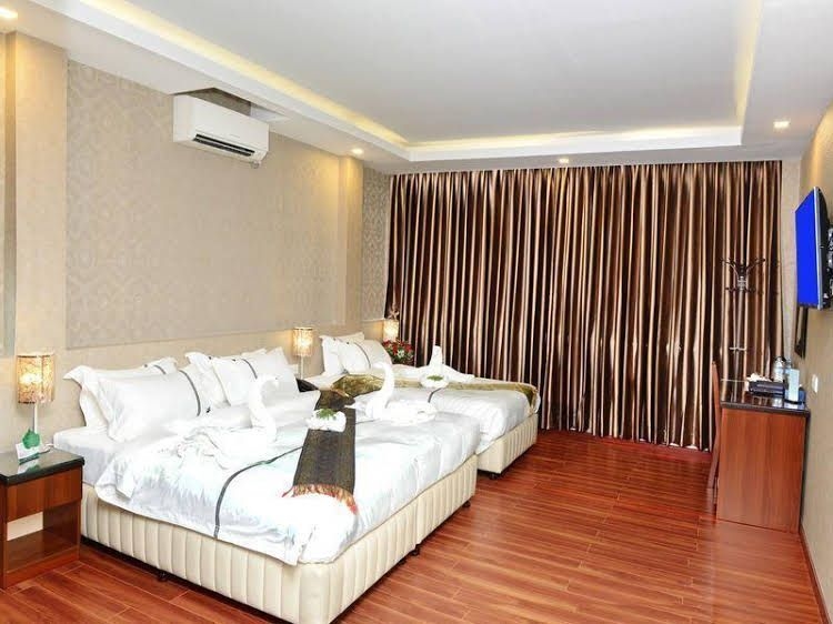 8Day Hotel0