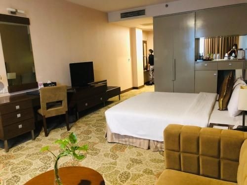 Aurora Hotel Plaza4