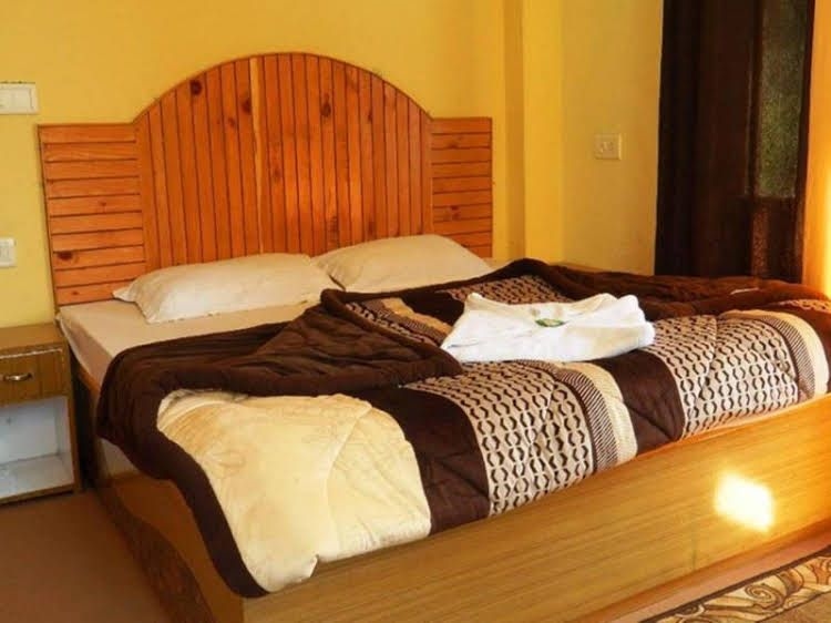 Kingston Hotel1