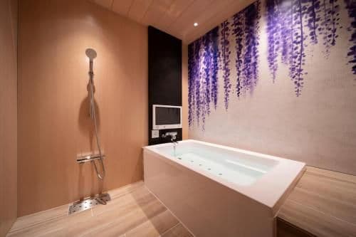 King Room - 21:00 Check-in