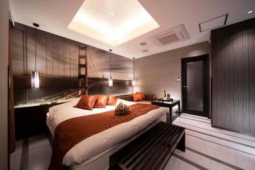 King Room - 21:00 Check-in