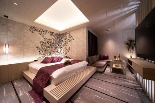 King Room - 21:00 Check-in