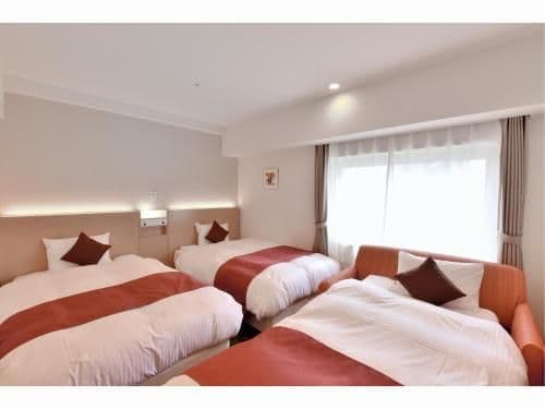 Twin Room with Extra Bed - Non-Smoking