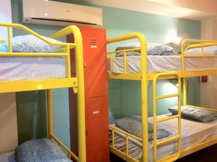 Burrow Hostel @ Smith0
