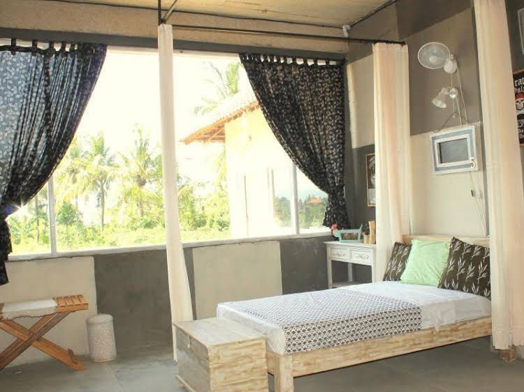 Barn N Bunk Hotel3