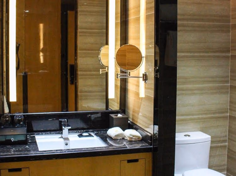 Golden Phoenix International Hotel1