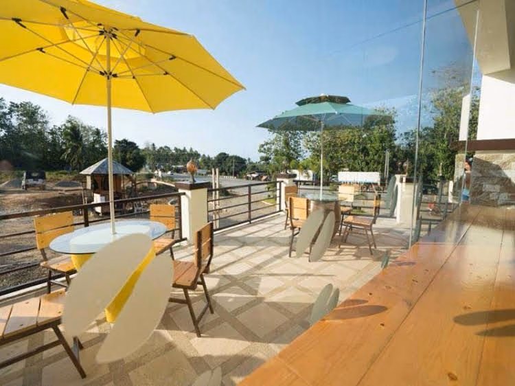 LOHAS Airport Hotel0