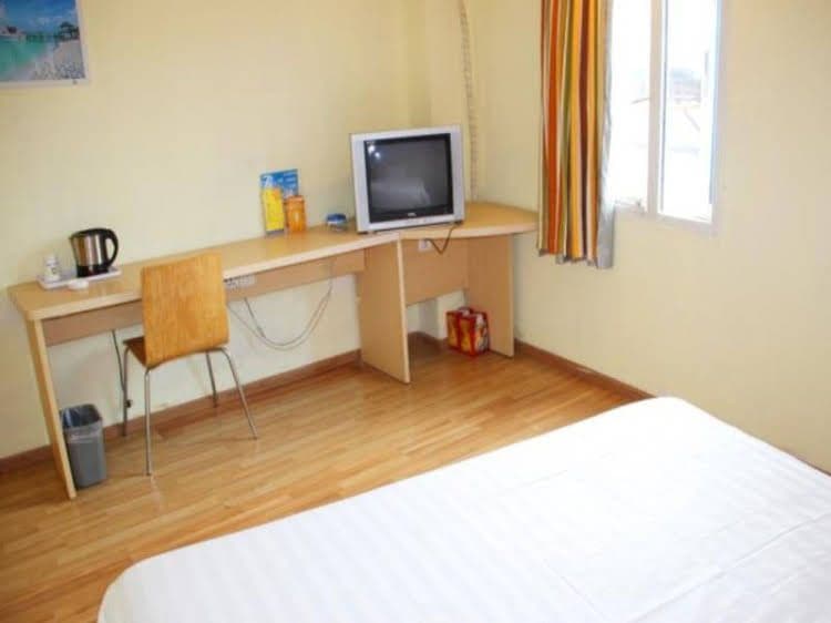 7 Days Inn Chongqing Caiyuanba Railway Station Branch 7 Days Inn Chongqing Caiyuanba Railway Station Branch