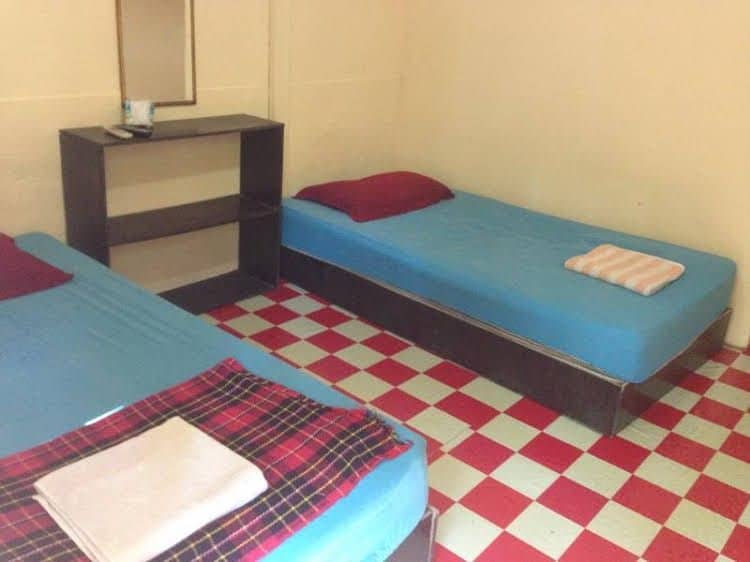 namfon guest house namfon guest house